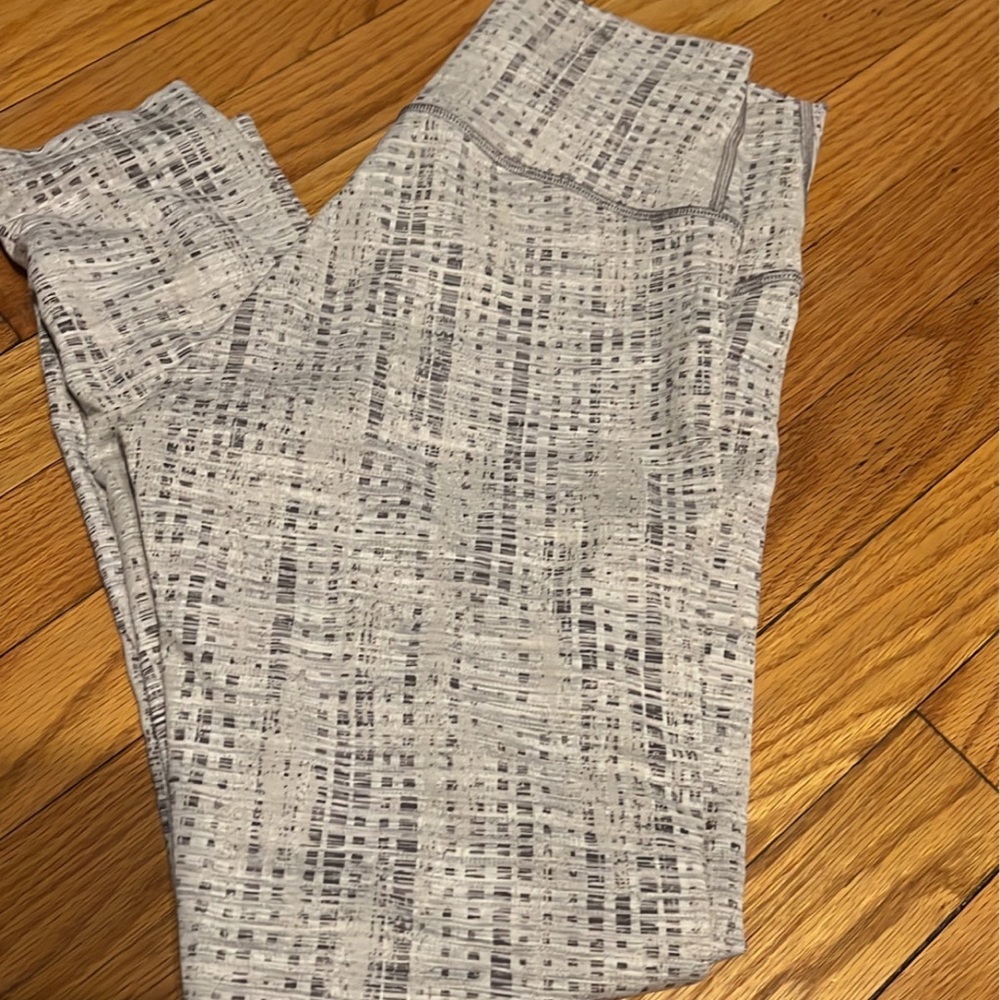 Lululemon leggings 28 inch